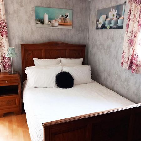 Country B&B Saint-Pierre-d'Eyraud ภายนอก รูปภาพ