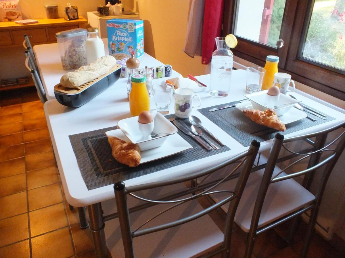 Country B&B Saint-Pierre-d'Eyraud ภายนอก รูปภาพ