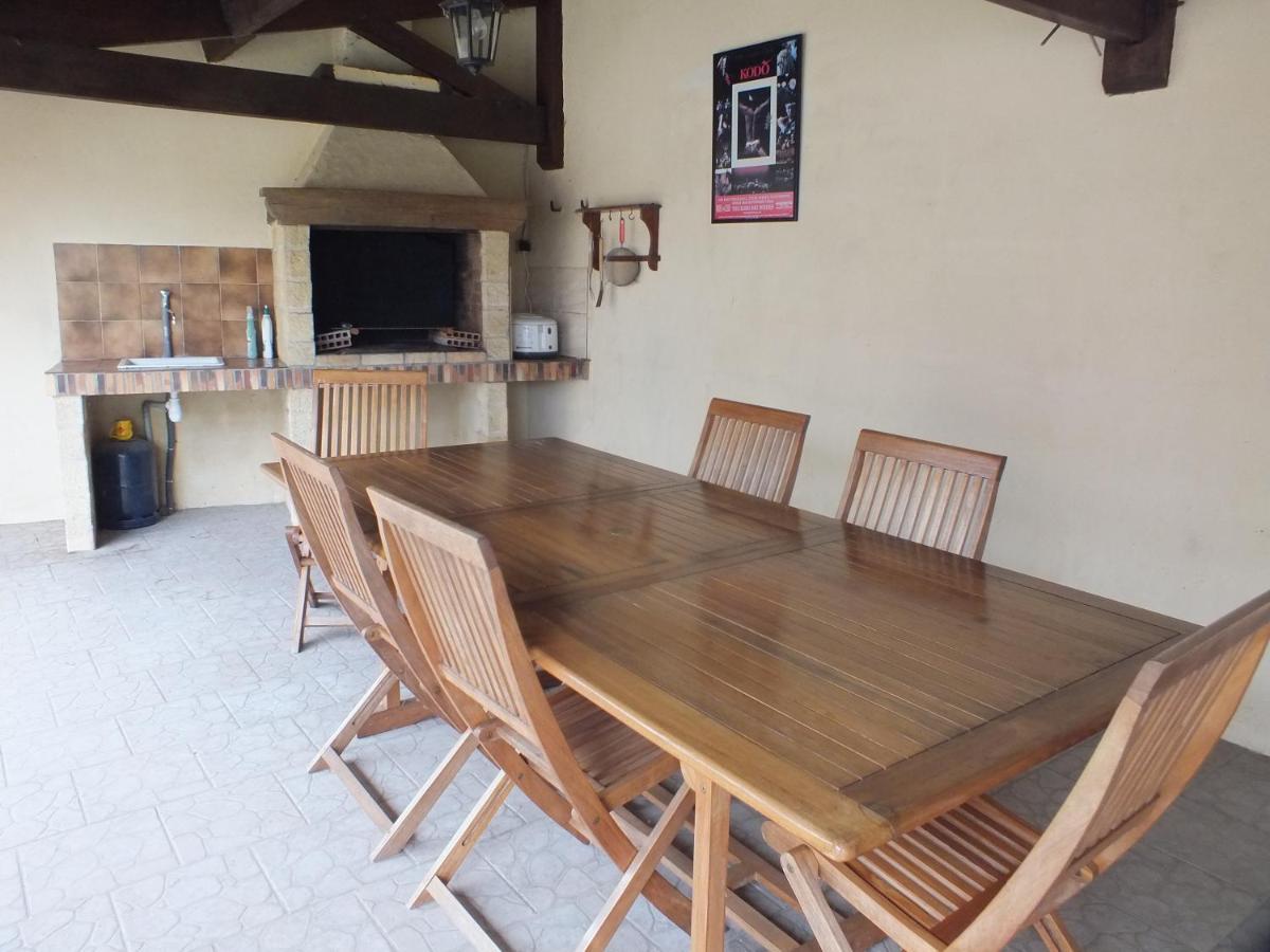 Country B&B Saint-Pierre-d'Eyraud ภายนอก รูปภาพ