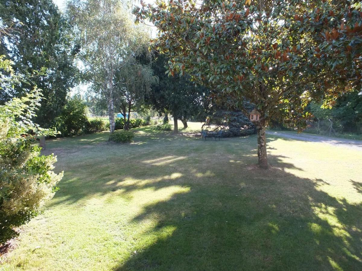 Country B&B Saint-Pierre-d'Eyraud ภายนอก รูปภาพ