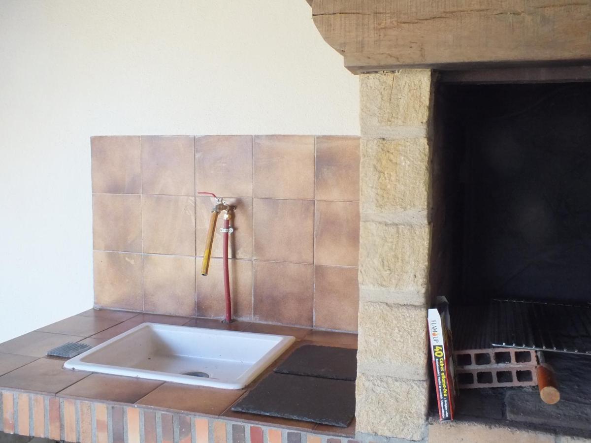 Country B&B Saint-Pierre-d'Eyraud ภายนอก รูปภาพ