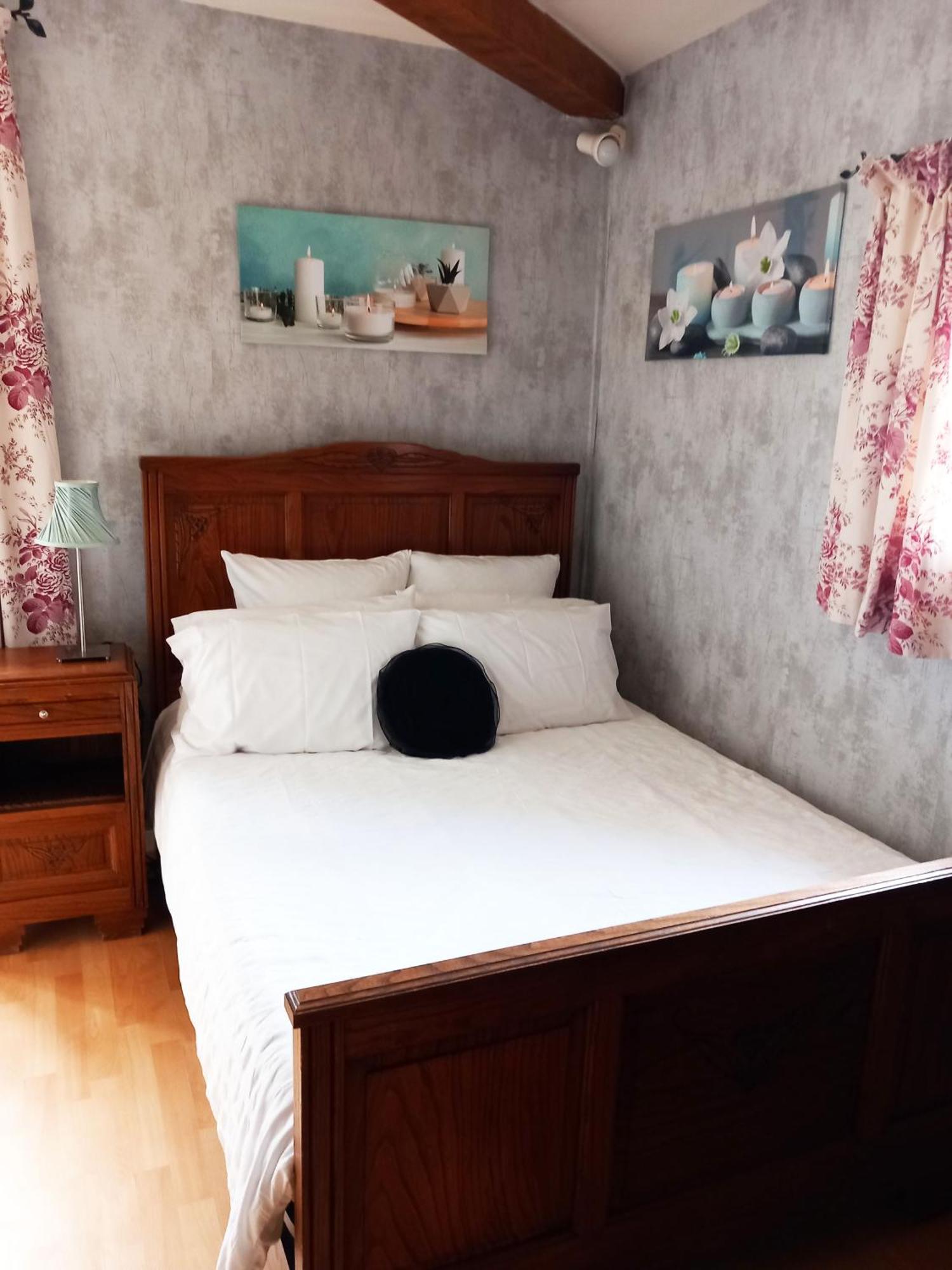 Country B&B Saint-Pierre-d'Eyraud ภายนอก รูปภาพ